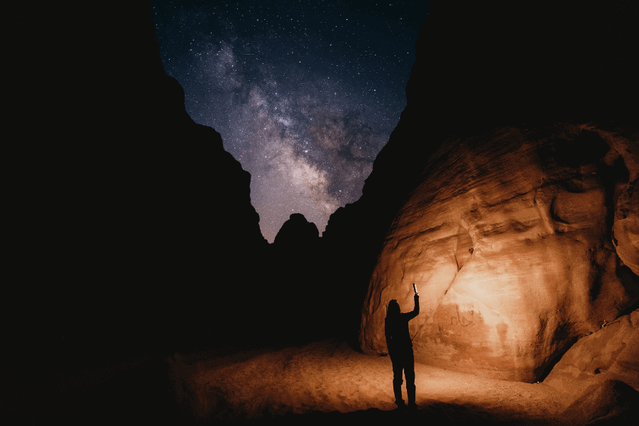 לילה עירוני, שיר מאת: מורן קבסו - מגזין גלויה