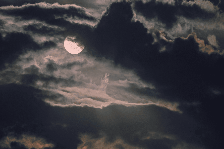 ירח, שיר מאת מיכאל זץ - מגזין גלויה