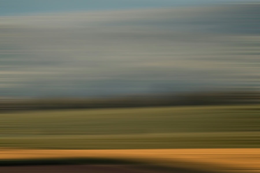 תפילה מאת: יואב גולן ואילנה עב״ו גולן, מגזין גלויה