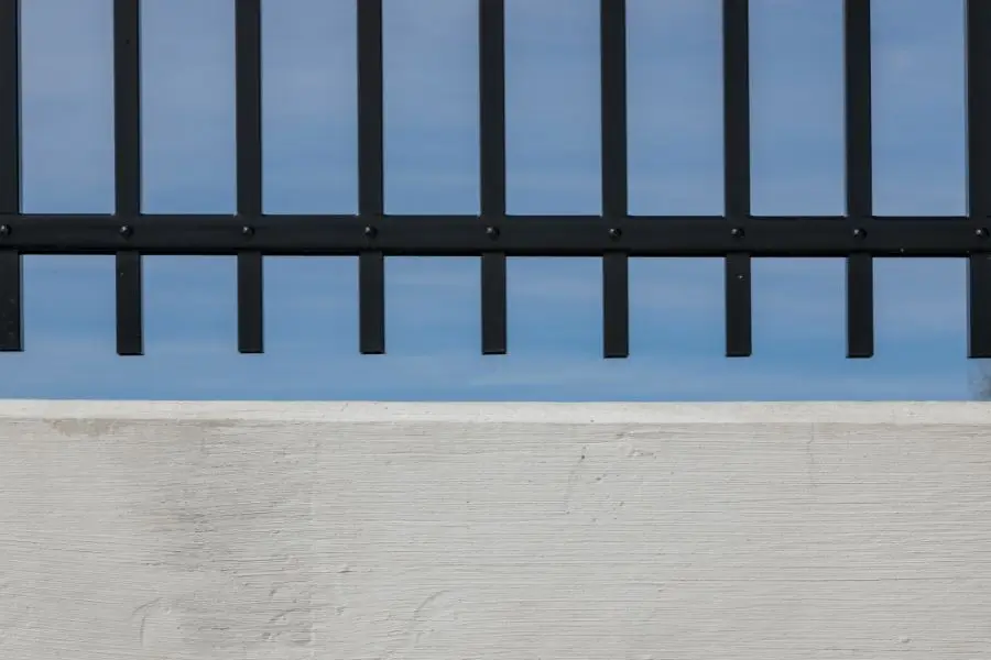 לכונן מרחב חיים בטוח: על מוגנות מינית, רגשית ורוחנית כאחריות חברתית, מאמר מאת הרבנית שרה סגל־כץ - מגזין גלויה