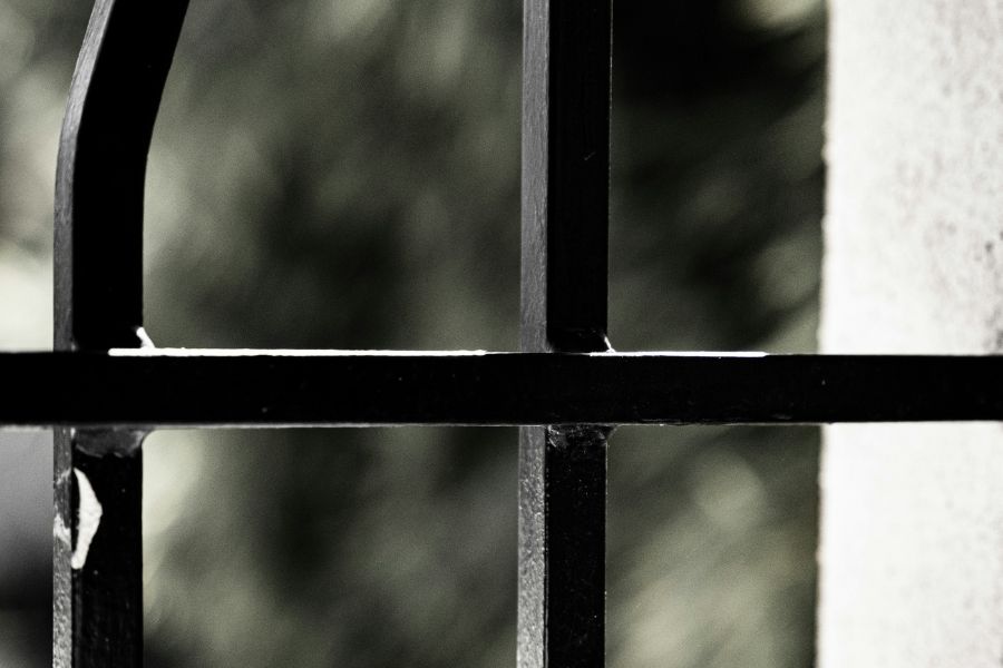 לכונן מרחב חיים בטוח: על מוגנות מינית, רגשית ורוחנית כאחריות חברתית, מאמר מאת הרבנית שרה סגל־כץ - מגזין גלויה