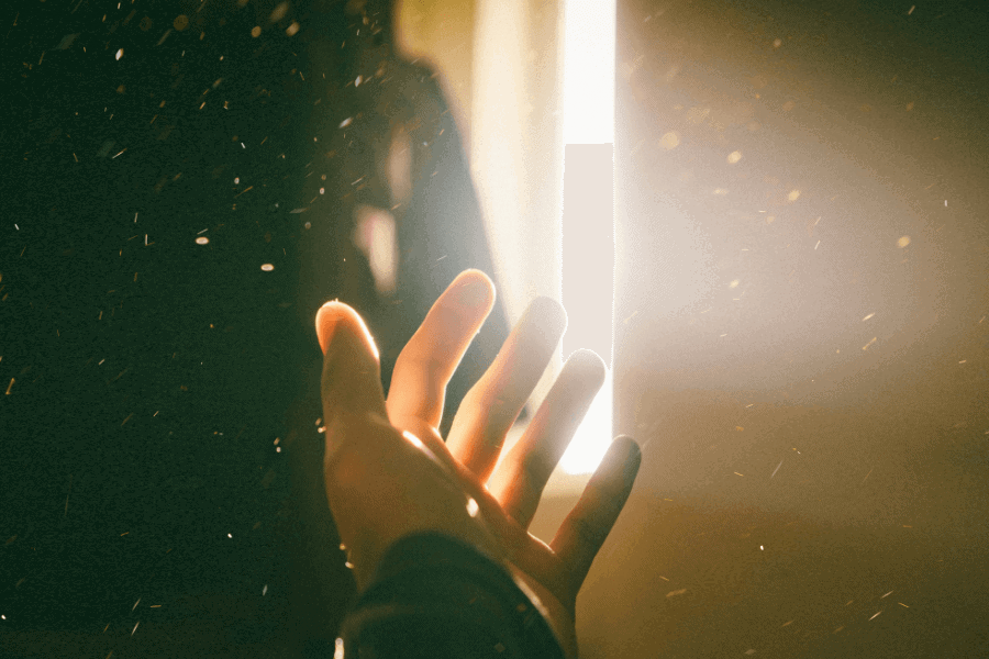 * (הרגע הזה), שיר מאת עדיאל שושני - מגזין גלויה