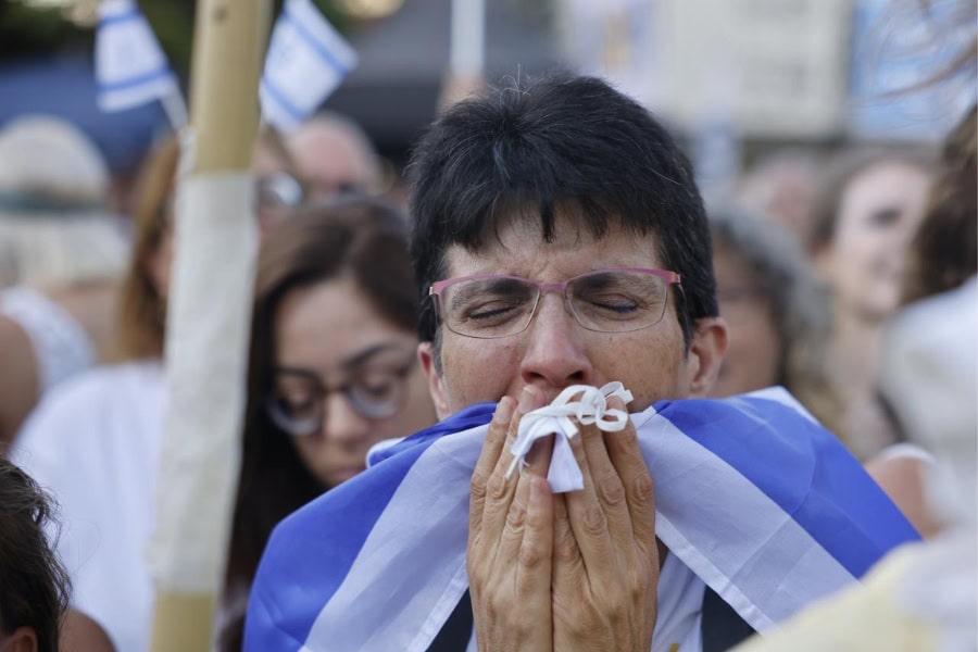 אתה זוכר - שיר מאת תומר דבורה שור-קהת, מגזין גלויה