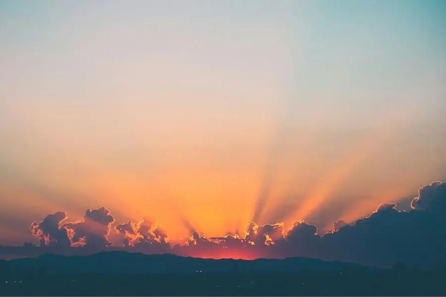 כוחה של קהילה אידאולוגית בהתמודדות עם אירוע טראומטי, מאת: אורי שרמן - מגזין גלויה