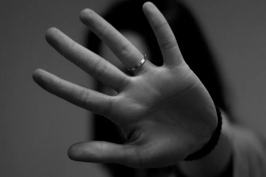 אמרתי לא, שיר מאת דפנה פלדמן - מגזין גלויה