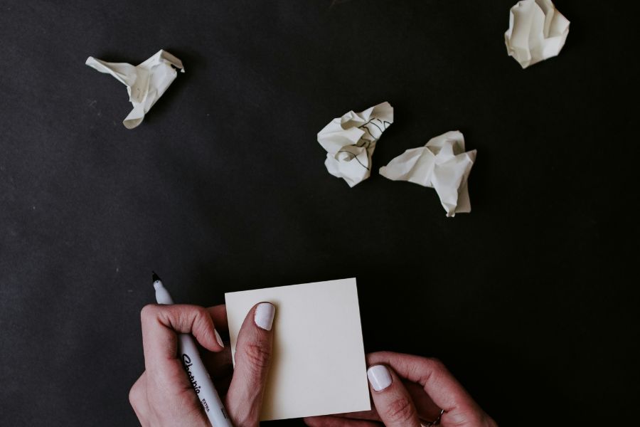 שפת אמי אינה שפתי, שיר מאת דנה שניצר משיח - מגזין גלויה