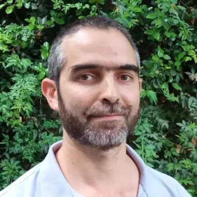 ישראל קאודרס - מגזין גלויה