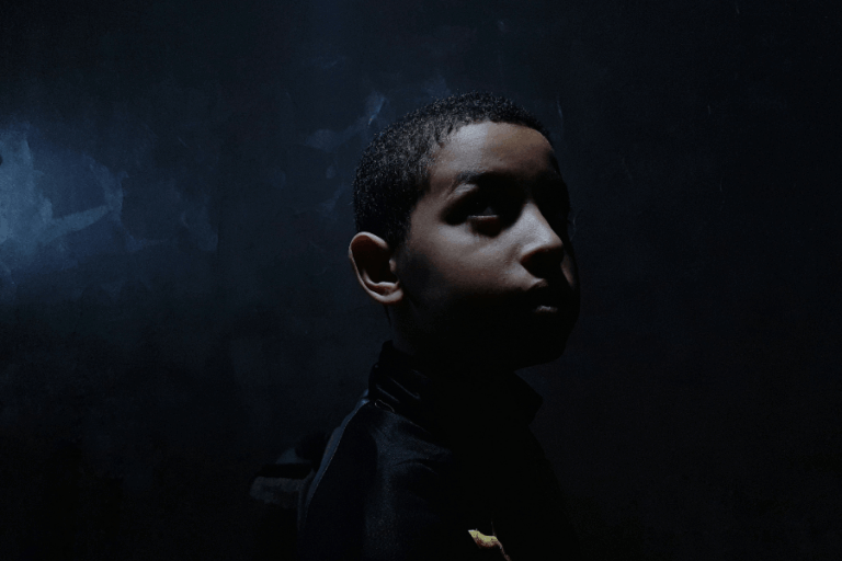 תרמית, שיר מאת שמואל מוניץ - מגזין גלויה