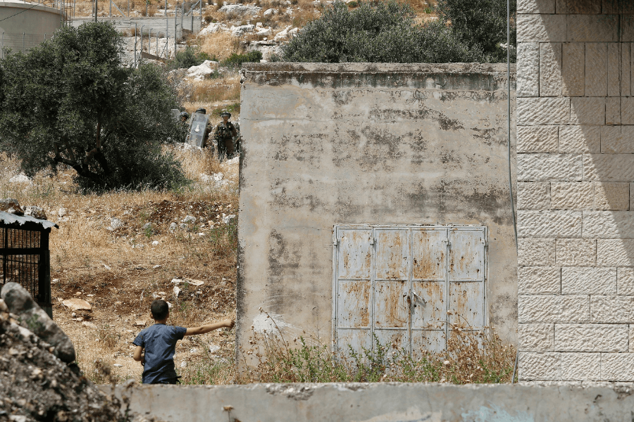 מעשה (בהפרת סדר), שיר מאת מאור צברי - מגזין גלויה
